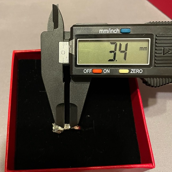 18K white gold aquamarine ring with side diamonds. - Picture 11 of 15